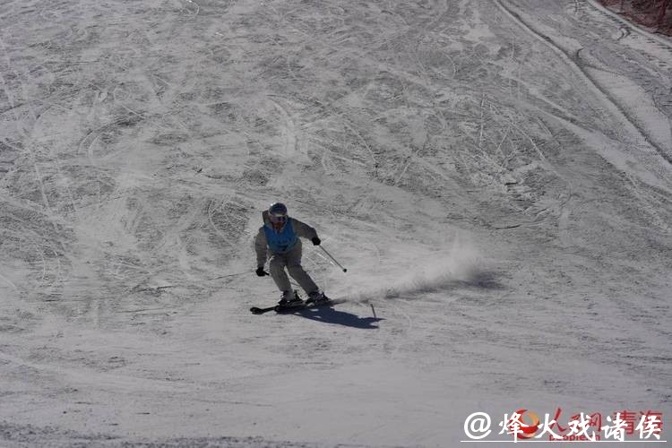 青海省首次将滑雪比赛项目纳入省级运动会 青海省首次将滑雪比赛项目纳入省级运动会